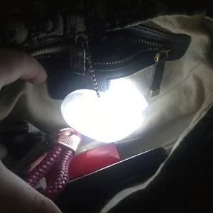 مصباح LED للحقيبة بشكل قلب أو نجمة أو دائرة
يعمل بلمسة،  مثالي كإضاءة ليلية داخل الحقيبة. .